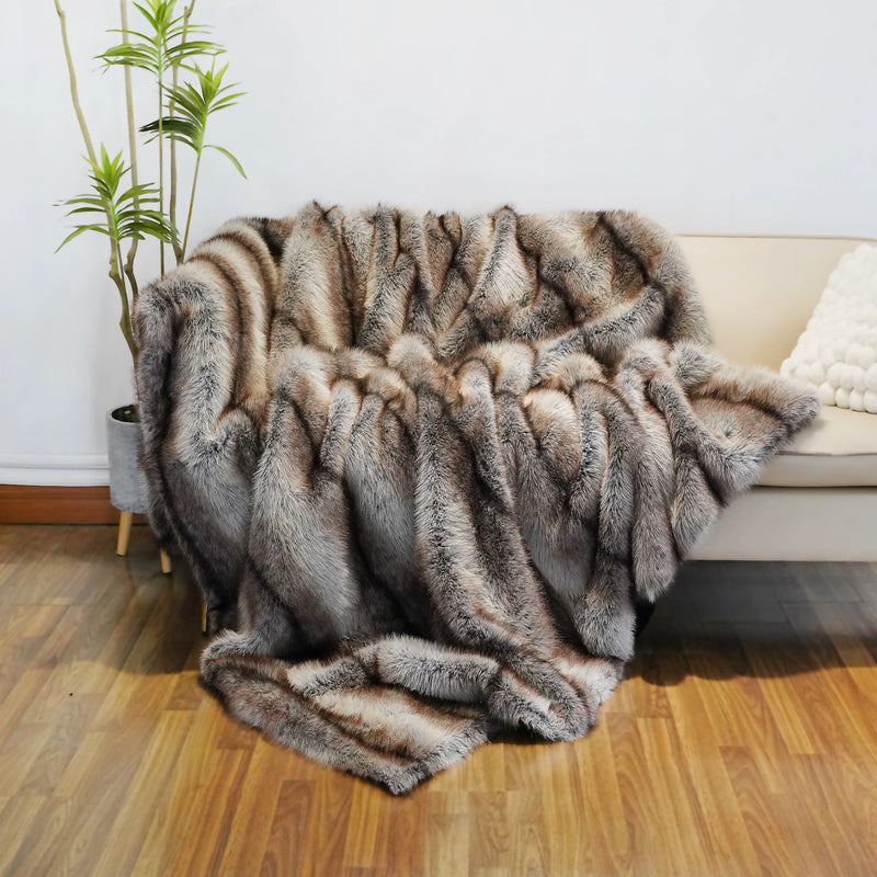 Luxury Faux Fur Blanket – High-End Fox Fur Throw for Bed, Sofa, or Home Décor