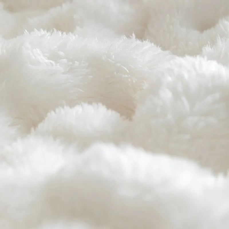 Luxury Coral Fleece Blanket – Faux Fur Bubble Design for Beds, Sofas, and All-Season Comfort