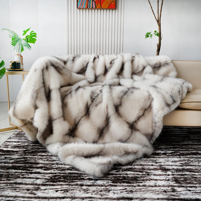 Luxury Faux Fur Blanket – High-End Fox Fur Throw for Bed, Sofa, or Home Décor